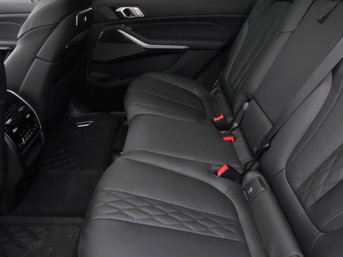 Certified 2025 BMW X7 M60i AWD/4WD image 38
