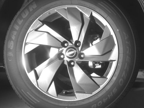 Used 2025 Nissan Rogue SV FWD image 13