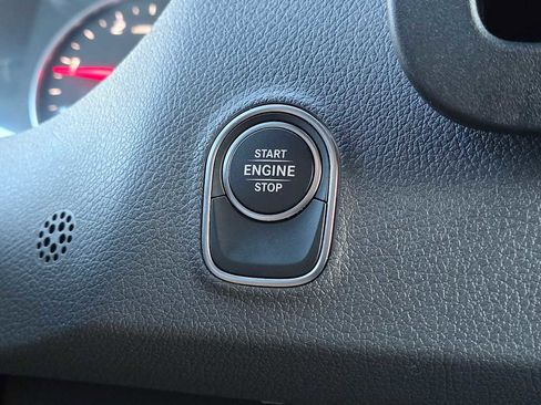 Used 2025 Mercedes-Benz Sprinter 2500 image 35