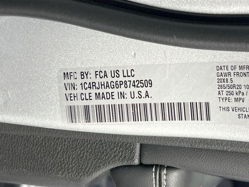 Used 2023 Jeep Grand Cherokee Altitude AWD/4WD image 31