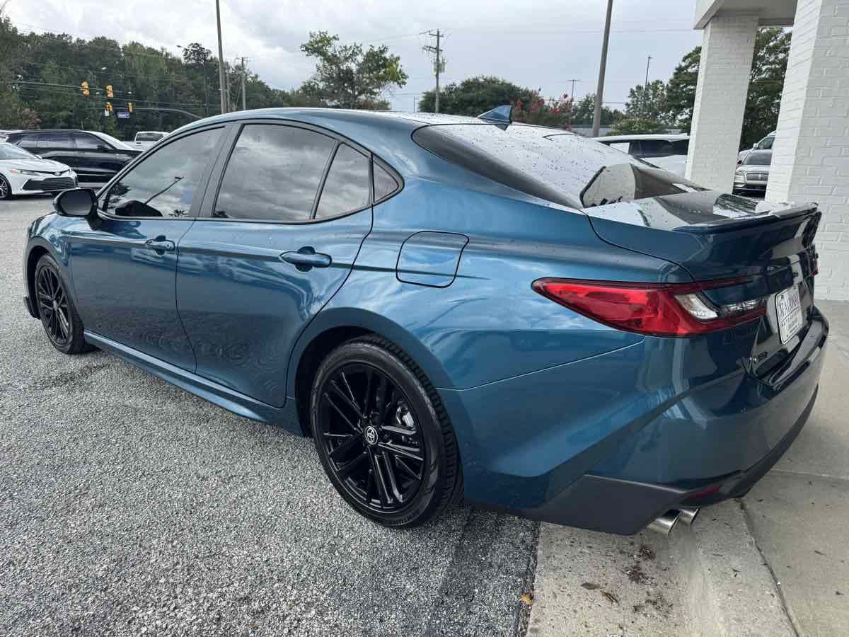 Used 2025 Toyota Camry SE FWD image 33