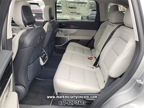 New 2026 Lincoln Nautilus Reserve image 6