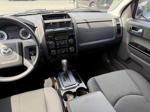 Used 2010 MAZDA Tribute i Sport image 19