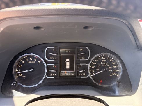 Used 2020 Toyota Tundra SR5 w/ SR5 Leather Package AWD/4WD image 26