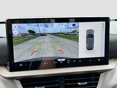 New 2026 Ford Explorer Active RWD image 9