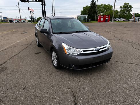 Used 2010 Ford Focus SEL FWD image 2