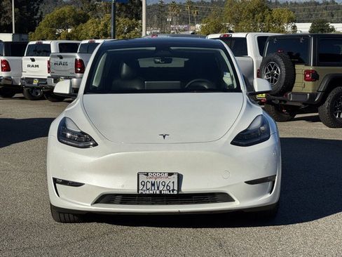 Used 2022 Tesla Model Y Long Range image 2