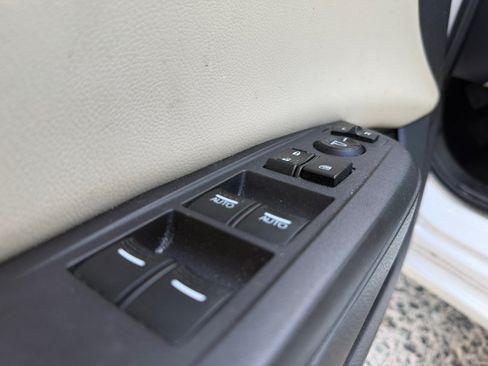 Used 2013 Acura ILX w/ Technology Package FWD image 25