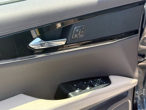 Certified 2023 Lincoln Nautilus Reserve AWD/4WD image 18