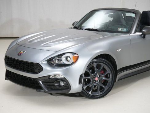 Used 2017 FIAT 124 Spider Abarth image 7