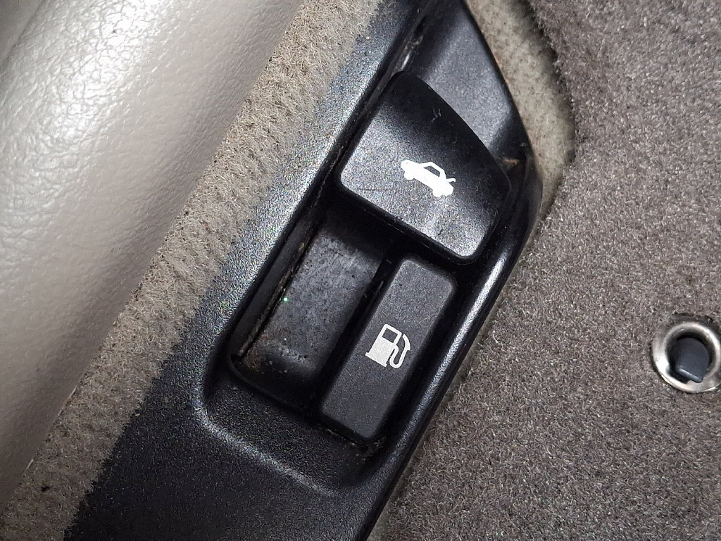 Used 2011 Toyota Camry LE w/ LE Extra-Value Pkg FWD image 23