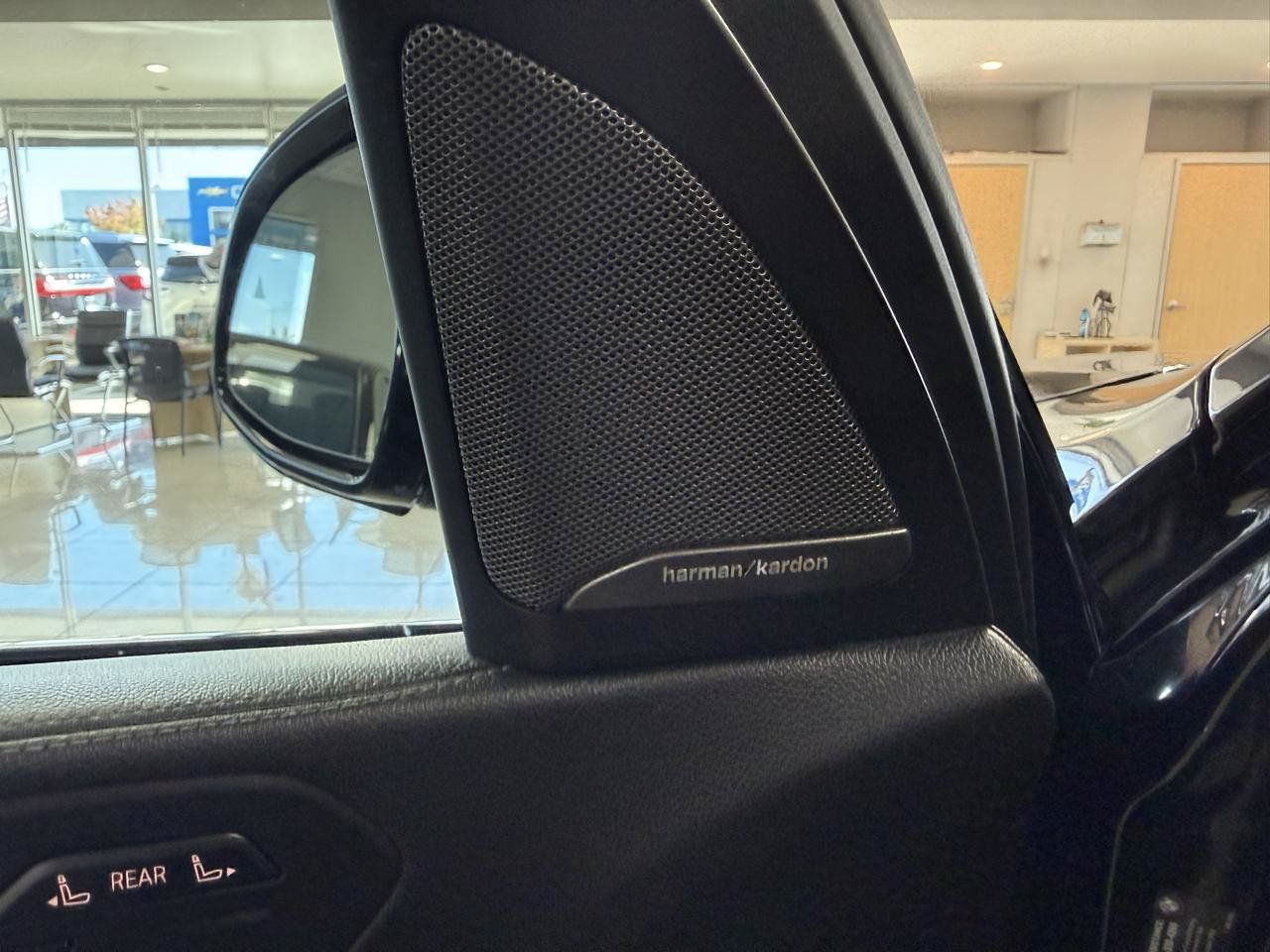 Used 2019 BMW X7 xDrive40i w/ Premium Package AWD/4WD image 32