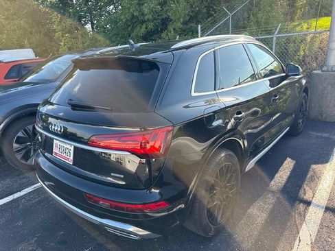Used 2021 Audi Q5 e Premium w/ Convenience Package AWD/4WD image 3