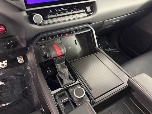 Used 2025 Toyota Sequoia 4WD image 23
