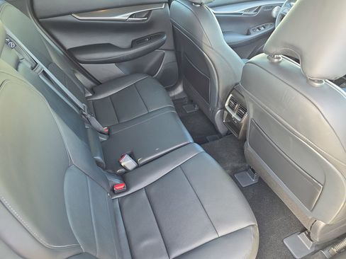 Certified 2025 INFINITI QX50 Luxe image 11