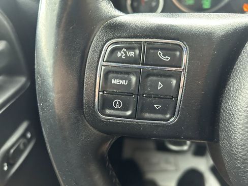 Used 2015 Jeep Wrangler Unlimited Sahara w/ Connectivity Group AWD/4WD image 18