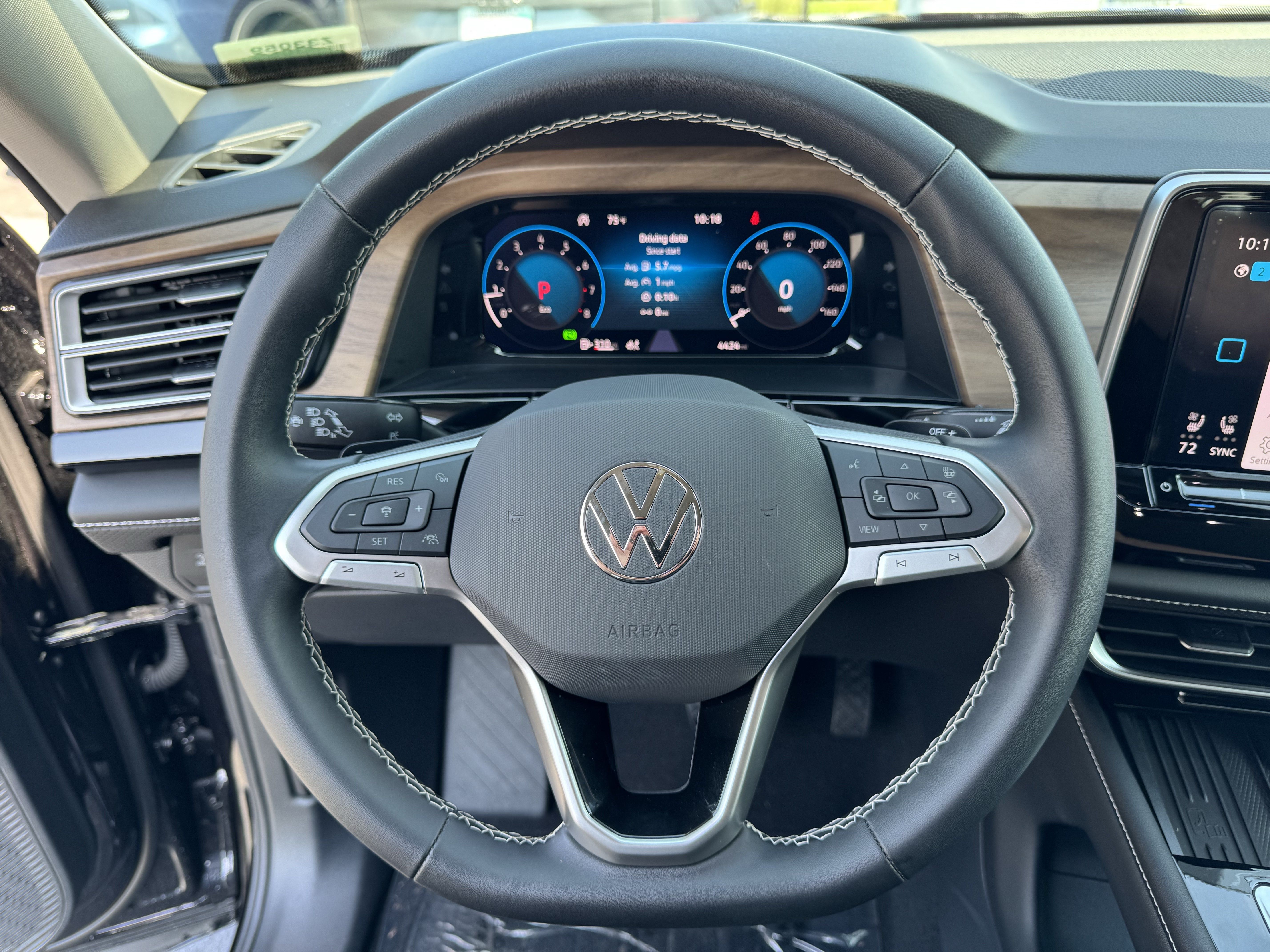 Used 2026 Volkswagen Atlas SE FWD image 17