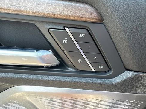 New 2026 GMC Acadia Denali Ultimate AWD/4WD image 8
