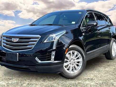 Used 2017 Cadillac XT5 FWD image 3