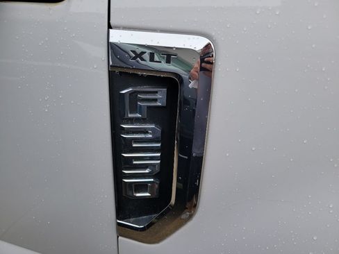 Used 2017 Ford F250 XLT AWD/4WD image 4