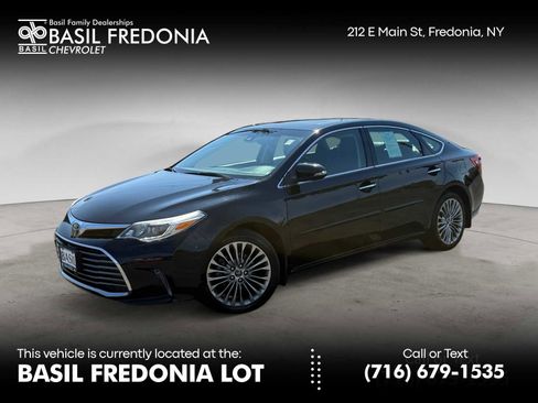 Used 2018 Toyota Avalon Limited image 1