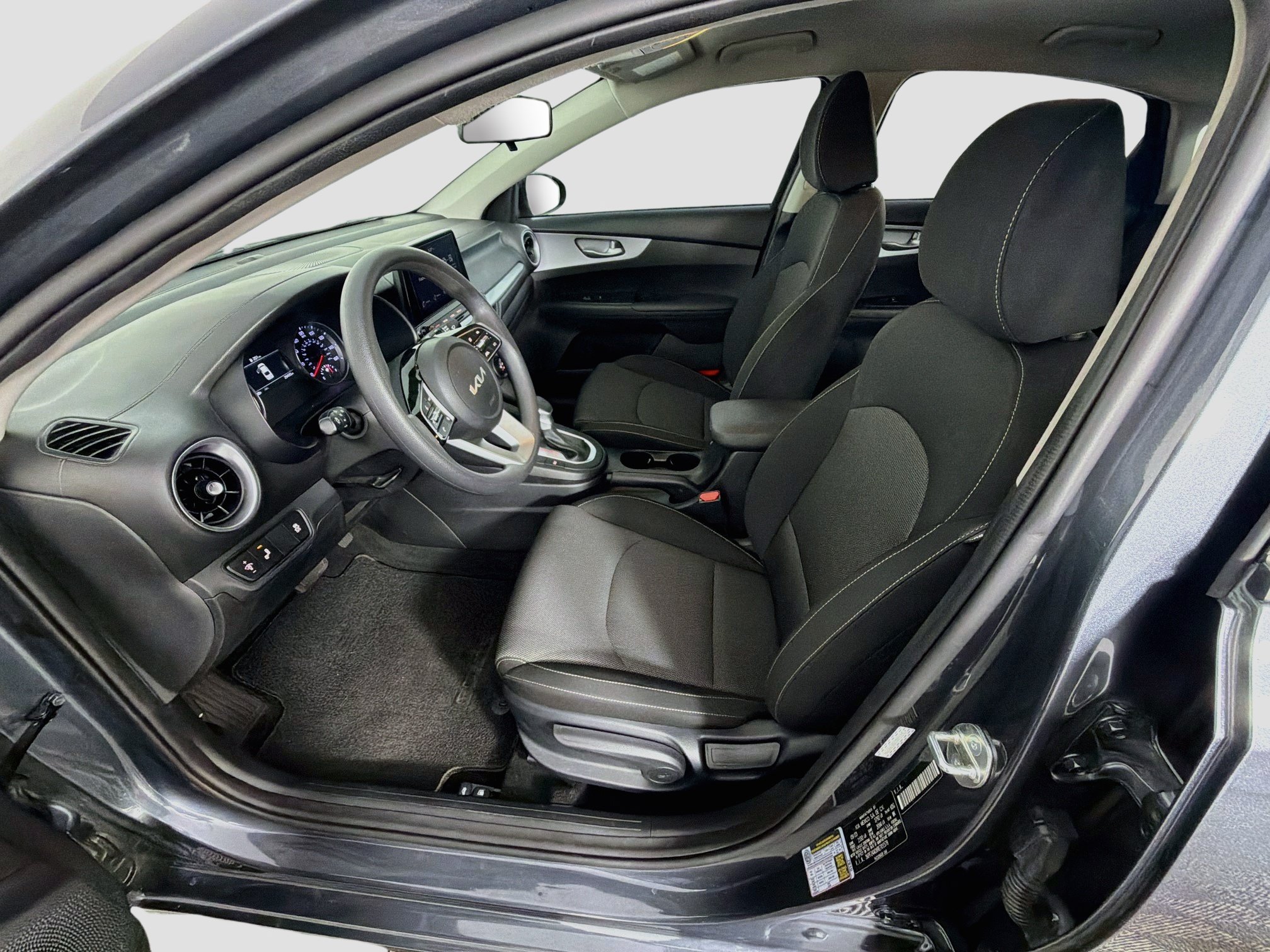 Used 2024 Kia Forte LXS w/ LXS Technology Package FWD image 13