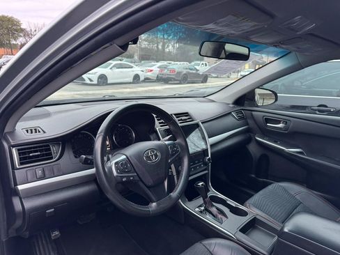 Used 2015 Toyota Camry SE FWD image 11