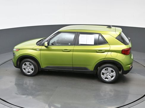 Used 2020 Hyundai Venue SE image 32