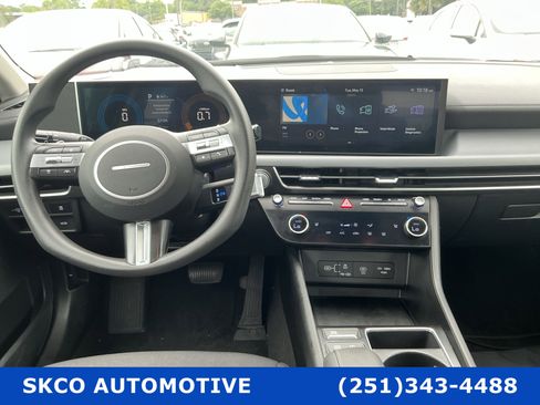 Used 2025 Hyundai Sonata SEL FWD image 15