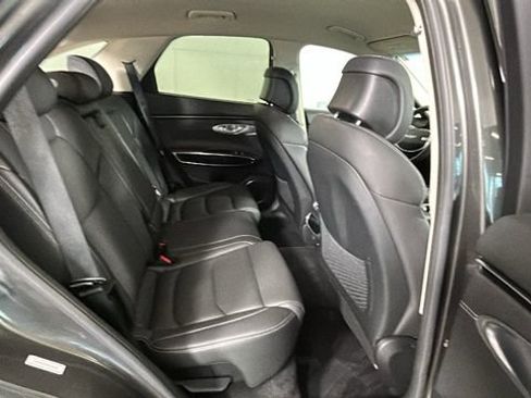 Used 2025 Genesis GV70 2.5T AWD/4WD image 30