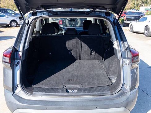 Used 2021 Nissan Rogue SV image 14