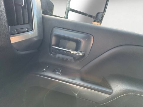 Used 2018 Chevrolet Silverado 2500 LT w/ LT Convenience Package AWD/4WD image 12