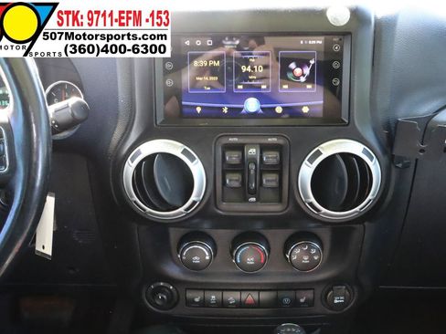 Used 2013 Jeep Wrangler Unlimited Rubicon w/ Connectivity Group AWD/4WD image 19