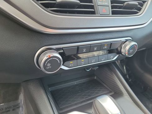 New 2026 Nissan Altima 2.5 SR FWD image 17