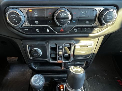 Used 2021 Jeep Wrangler Unlimited Sahara image 26