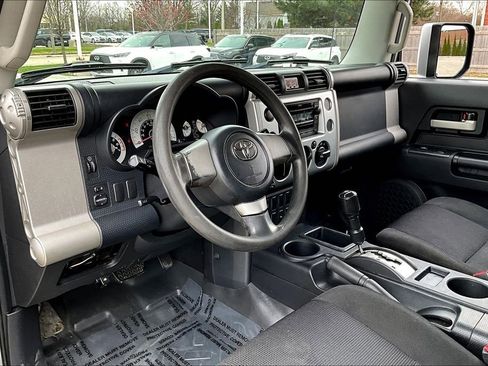 Used 2007 Toyota FJ Cruiser 2WD image 16