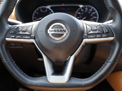 Used 2021 Nissan Sentra SV w/ SV Premium Package FWD image 18