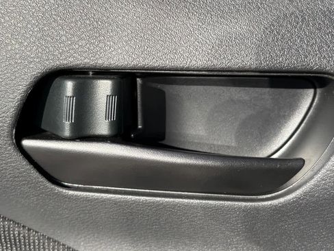 Used 2025 Nissan Kicks Play S image 39