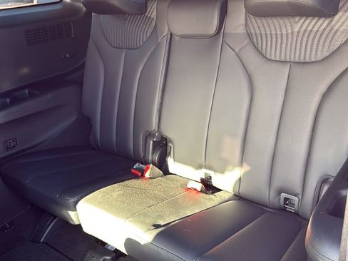 Used 2023 Hyundai Palisade Calligraphy image 13