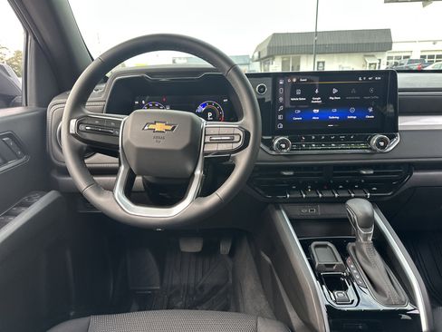 Used 2025 Chevrolet Colorado LT w/ Advanced Trailering Package image 15