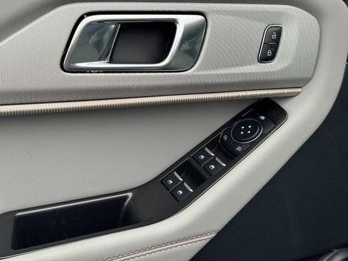 New 2026 Ford Explorer Active w/ Active Comfort Package image 12