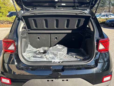 New 2026 Hyundai Venue SEL FWD image 19