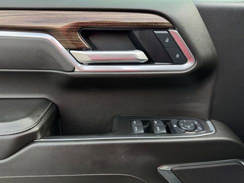 Used 2025 Chevrolet Silverado 1500 LT image 37