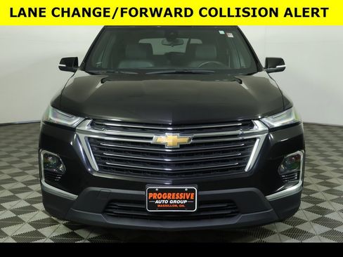 Used 2022 Chevrolet Traverse LT image 11