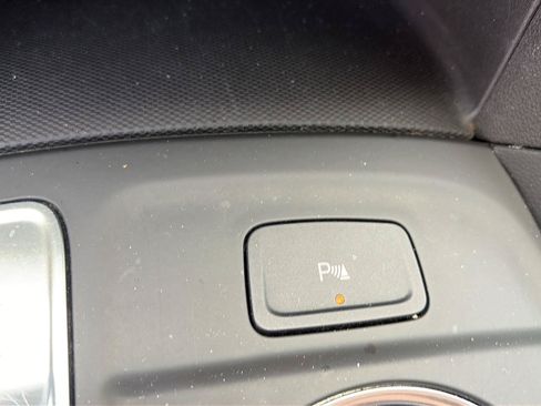 Used 2024 Chevrolet Equinox LT FWD image 17