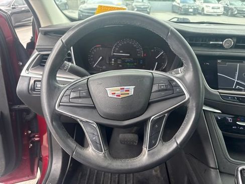 Used 2017 Cadillac XT5 Luxury AWD/4WD image 8