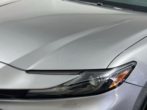 Used 2025 Toyota Camry SE FWD image 11