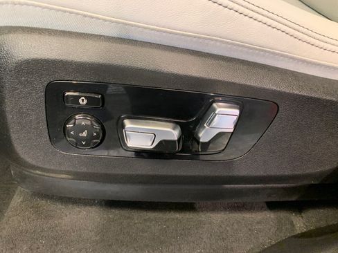 Used 2024 BMW X7 xDrive40i w/ M Sport Package AWD/4WD image 22