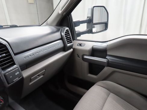 Used 2019 Ford F250 XLT w/ XLT Premium Package AWD/4WD image 21