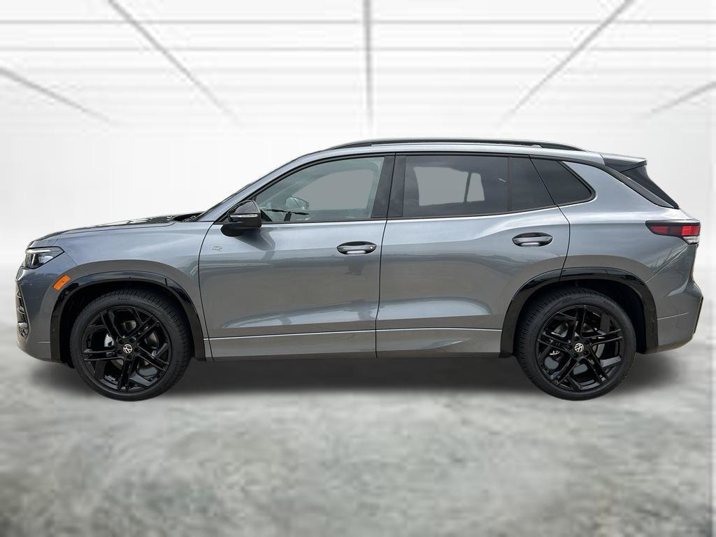New 2026 Volkswagen Tiguan SE R-Line FWD image 3